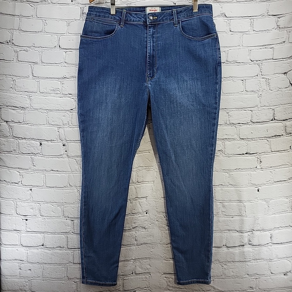 Wrangler Jeans Womens Sz 18 Unforgettable Skinny 34
